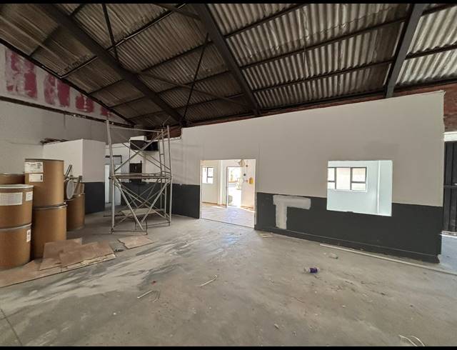 428M² WAREHOUSE TO LET IN EPPING INDUSTRIAL